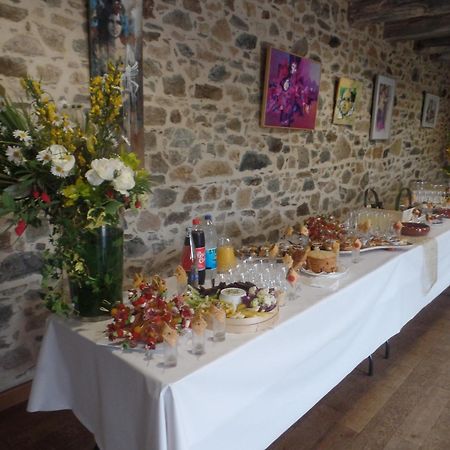 Logis Hotel Restaurant Le Commerce Guichen Kültér fotó