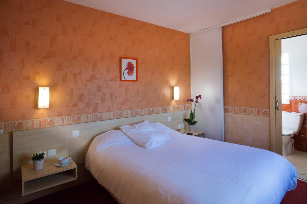 Logis Hotel Restaurant Le Commerce Guichen Kültér fotó