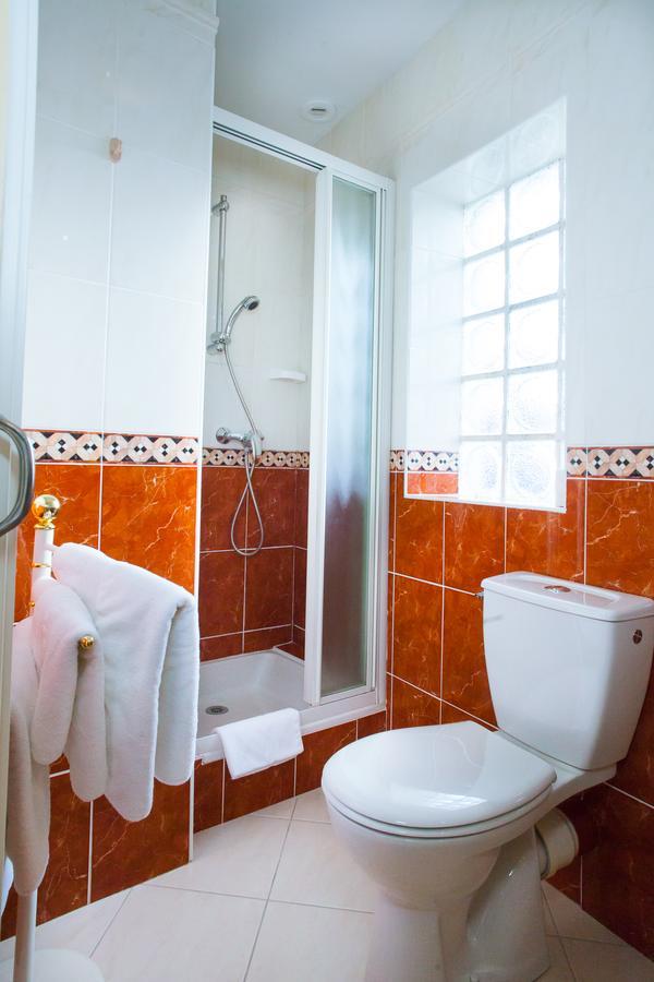 Logis Hotel Restaurant Le Commerce Guichen Kültér fotó