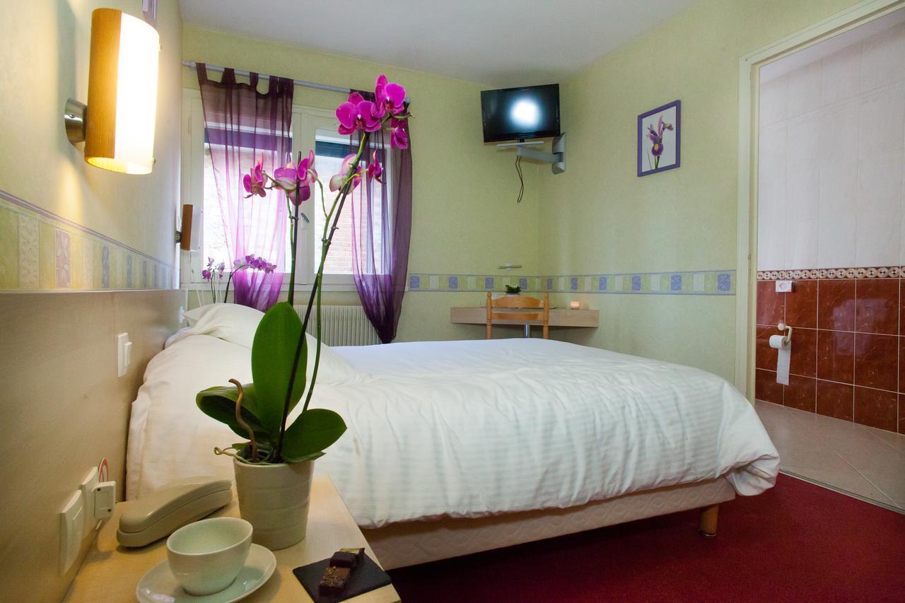 Logis Hotel Restaurant Le Commerce Guichen Kültér fotó