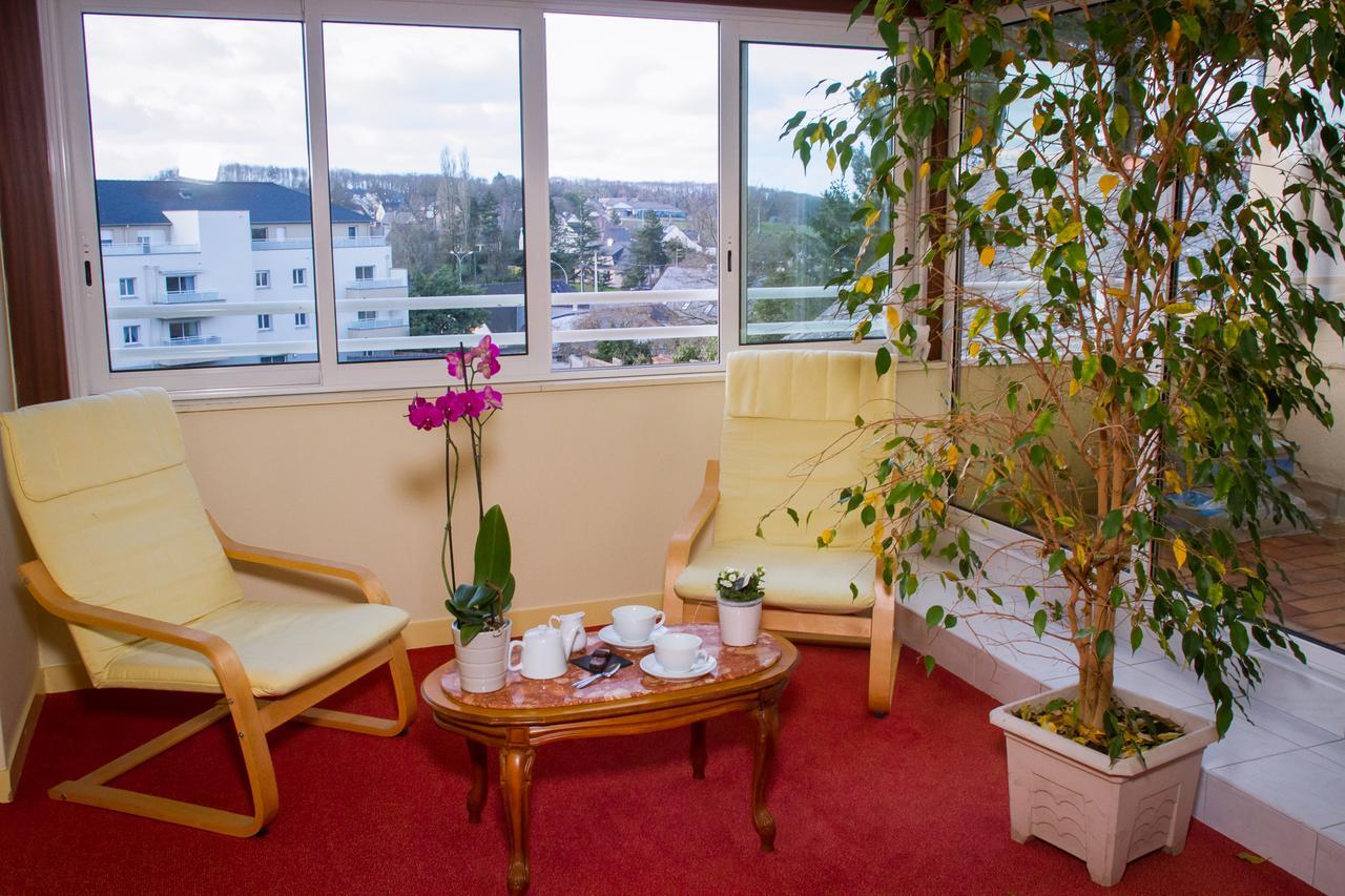 Logis Hotel Restaurant Le Commerce Guichen Kültér fotó