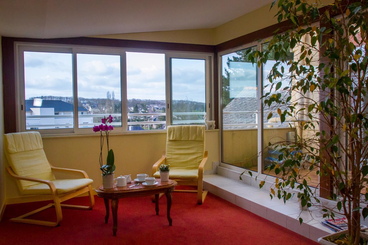 Logis Hotel Restaurant Le Commerce Guichen Kültér fotó